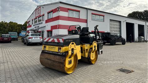 Bomag Bw 138 Ad Tandemwalze Mit Streuer Youtube