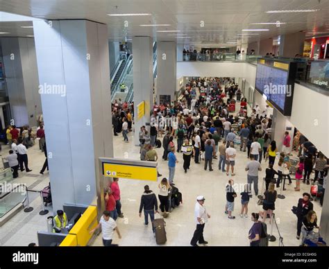 People Await The Arrival Of Passengers Arrivals Area Terminal 3 Guarulhos International