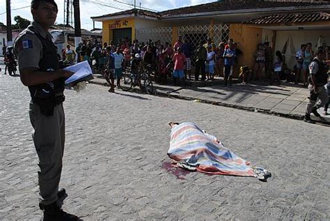 Jovem é morto tiro na cabeça no Clima Bom