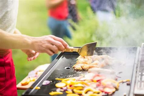 How To Clean A Flat Top Grill In Easy Steps Flame Gorilla