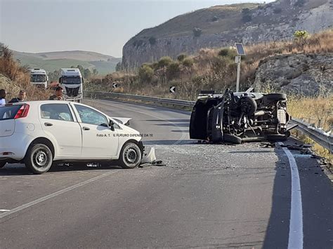 Incidente Frontale Sulla Palermo Sciacca Scontro Tra Due Auto E Feriti