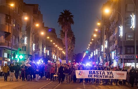 Los Funcionarios Del Ayuntamiento De Alicante Protestan Por El Centro