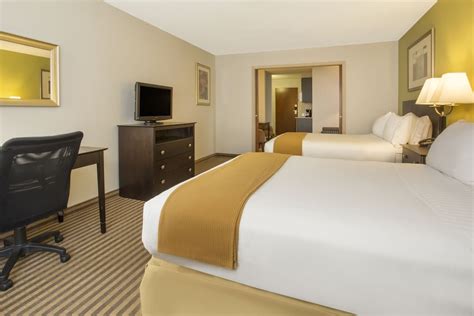 Holiday Inn Express Hotel & Suites Kalamazoo, an IHG Hotel Kalamazoo ...