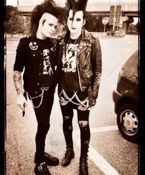 Pin By Keha Canciani On Punk Deathrock Fashion Goth Outfits Goth Guys