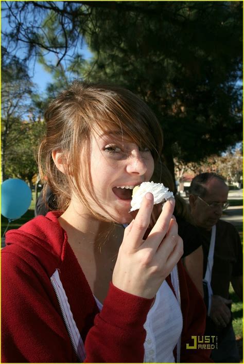 Shailene Woodley is Cupcake Cute - The Secret Life of the American ...