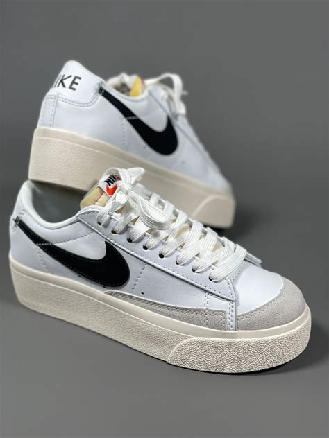 Nike Blazer Plataforma Strange Sneakers