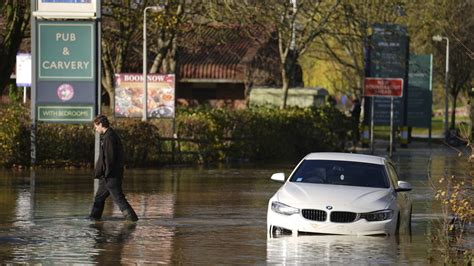 La Temp Te Bert Continue De Balayer L Angleterre Et Le Pays De Galles