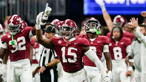 No 8 Alabama Knocks Off No 1 Georgia 27 24 For SEC Title Both Teams