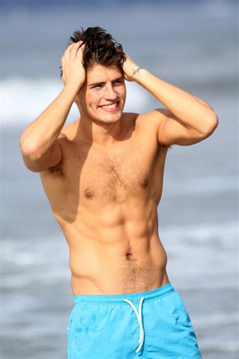 Gregg Sulkin The Sexiest Shirtless Moments Of Popsugar Celebrity