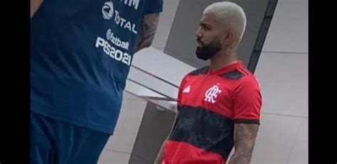 menção a 1981 vaza nova camisa do Flamengo para temporada de 2021