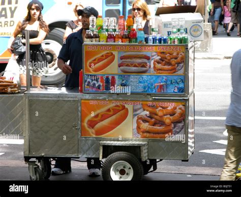 Hot Dog Stand New York Hi Res Stock Photography And Images Alamy