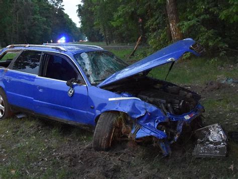 Wyprzedzanie Zako Czone Na Drzewie Policja Szuka Wiadk W