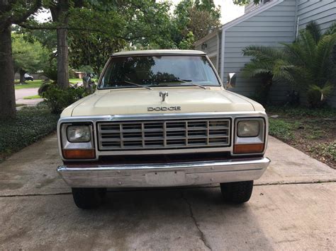 1982 Dodge Ramcharger 4x4 Royal Se W 37k Miles Deadclutch