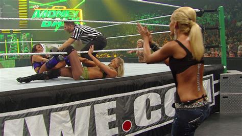 Layla Vs Kelly Kelly Womens Championship Match Money In The Bank