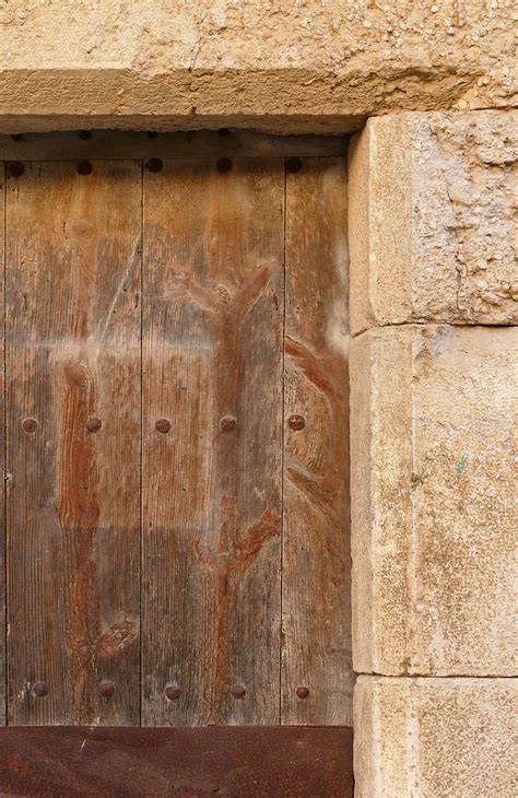 SANT ESTEVE DE GUIALBES DETALL PORTA detalle puerta JOAN BIARNÉS