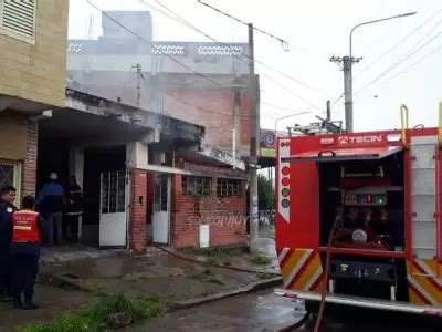 Se incendió una vivienda en barrio Almirante Brown y tres personas