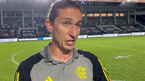 Filipe Luís convoca torcida do Flamengo para partida contra o Corinthians