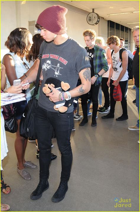 Full Sized Photo Of 5 Seconds Of Summer Disappointed Harry Styles Nude 14 5 Seconds Of Summer