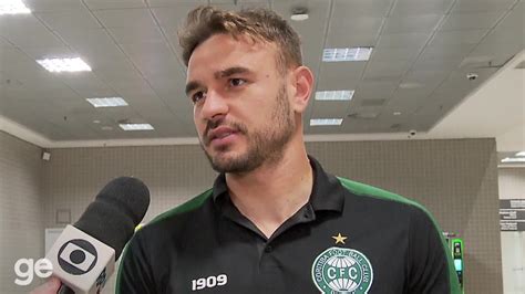 Do Meio Lateral Conhe A Jo O Vitor Jovem Promessa Do Coritiba Que