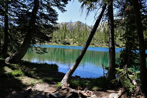 Hiking to Cabin Creek Lakes from Cabin Creek Trailhead