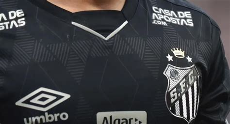 Santos Prepara Homenagem Eterna A Pel No Seu Escudo Veja Fotos