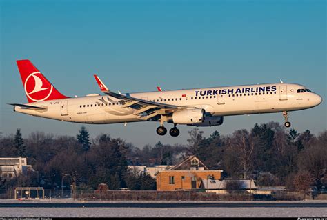 TC JTG Turkish Airlines Airbus A321 231 WL Photo By Niclas Rebbelmund