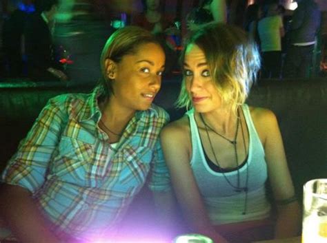 Behind The Scenes Photos Of Lesbian Characters From Your Favorite Tv Shows Autostraddle
