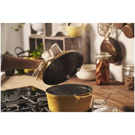 Staub Cocotte En Fonte Maill E Ronde L Citron Cr Me