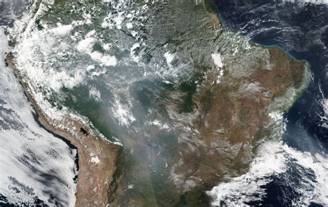 View of Amazon Rainforest Fires from Space : pics