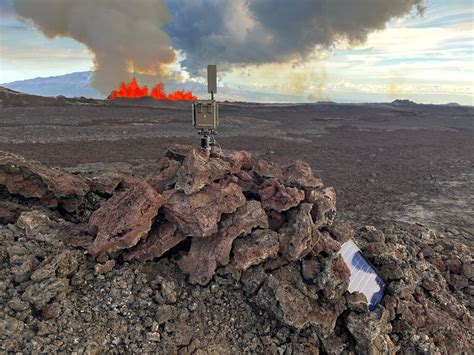 USGS Volcanoes🌋 on Twitter: "Real-time views of an eruption provide ...