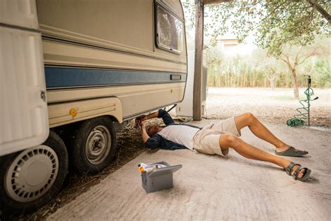 La DGT Cambia La Normativa Para Aclarar La Diferencia Entre Estacionar