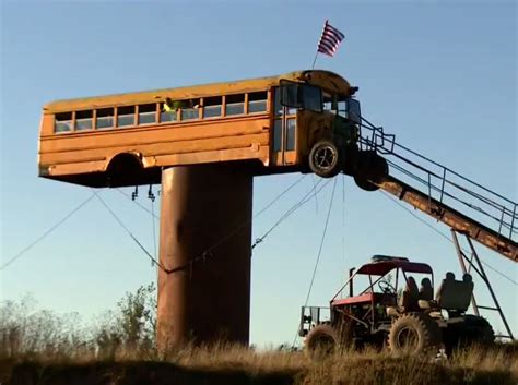 Wisconsin Hunter Puts Up School Bus Blind Outdoorhub