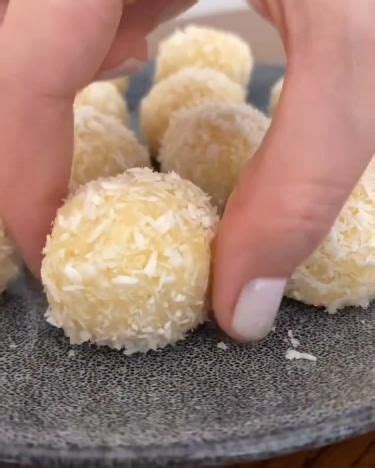 Beijinho De Abacaxi Coco Em Receitas Receitas