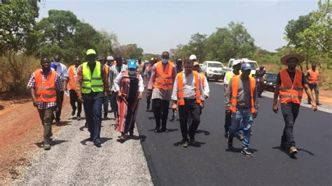 R Fection De La Route Sakoins Koudougou Le Ministre Des