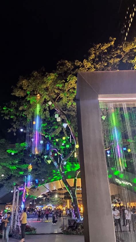 Ayala Triangle Gardens At Night Fasci Garden