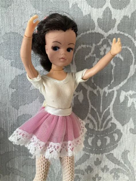 Vintage Sindy Doll Ballerina Made In Hong Kong With Outfit And Stand £30