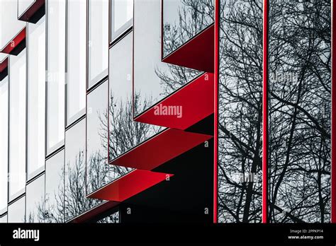 An Elegant And Dynamic Presence The Office Building Complex Of Munich