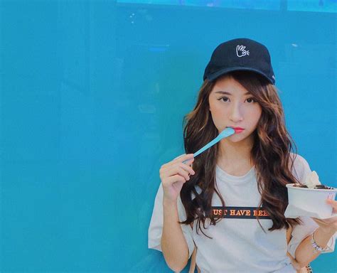 công thức mix đồ với mũ đẹp miễn chê học lỏm từ các hot girl