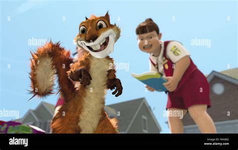 Over The Hedge Movie Hi Res Stock Photography And Images Alamy