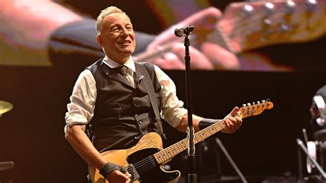 Bruce Springsteen Endorses Kamala Harris For President