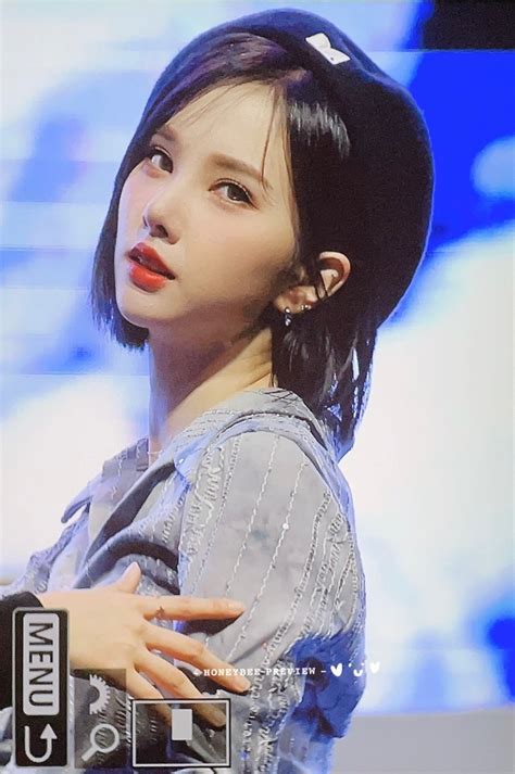 eunha pics on Twitter RT honeybee 530 221008 프리뷰 비비지 VIVIZ 은하