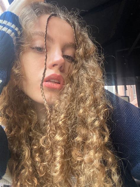 Curly Hair Routine Curly Hair Tips Long Curly Hair Curly Girl Wavy Hair Blonde Hair Curly