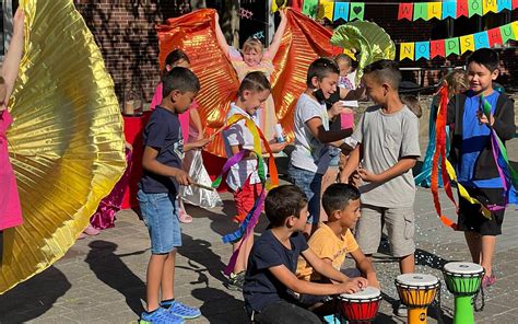 Nordschule Begr Te Kleine Eulen Am Ersten Schultag Und Neuen