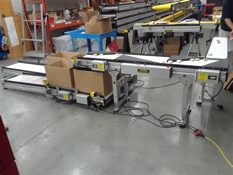 Singulating Conveyor With Box Filler