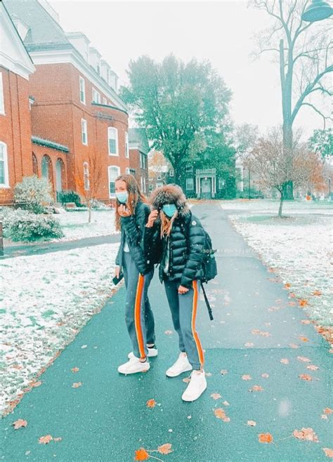 𝐞𝐝𝐢𝐭𝐞𝐝 𝐛𝐲 𝐬𝐨𝐩𝐡𝐢𝐚𝐨𝐟𝐟𝐢𝐜𝐚𝐥𝐥𝐲☻ Preppy Winter Friend Photoshoot Preppy Lifestyle