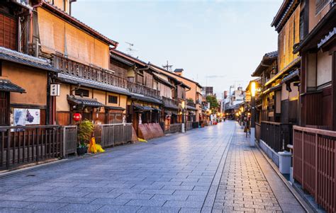 京都で古い町並みを楽しむなら、外せないエリアを8ヶ所紹介！ 京都着物・浴衣レンタル【咲く都】｜京都着物・浴衣レンタル【咲く都】｜祇園・京都