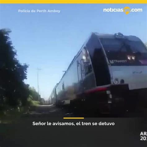 Polica Salva A Hombre De Morir Arrollado Por Un Tren V Deo Dailymotion