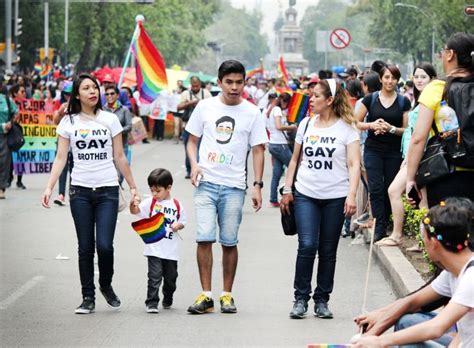 Los Mejores Carteles De La Marcha Gay Actitudfem