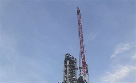 Spacex Briefly Puts Together Largest Rocket In History At Texas Base