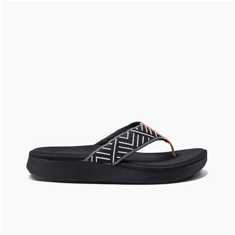 Women's Cushion Cloud Textile Sandals in Black Geo | REEF®